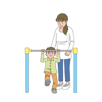 鉄棒の練習をするママと息子