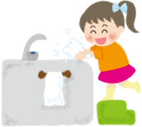 手洗いする女の子／幼稚園