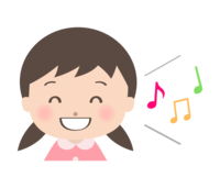 笑顔で歌っている幼稚園児
